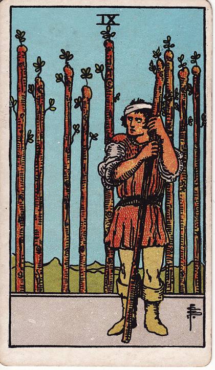 Carta Nove de Paus do Tarot (baralho Rider-Waite)